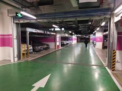 -徐汇日月光地下停车场