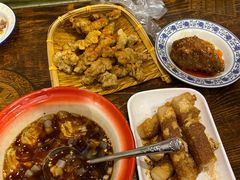阿婆酥肉-爆炸头阿姨小四川正宗川味小吃(无任何分店)