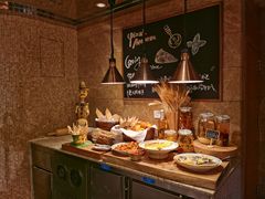 -松山湖凯悦酒店·Café自助餐厅·周末火舞秀表演