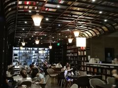 -钟书阁(松江泰晤士小镇店)