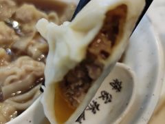 蟹黄汤包-蒋家桥饺面店(四望亭路店)