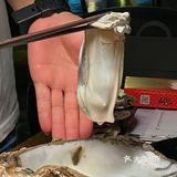 人均100+就能吃到比脸大的生蚝？