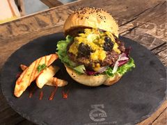 -HIGH FIVE哈福手工汉堡(桂林路店)