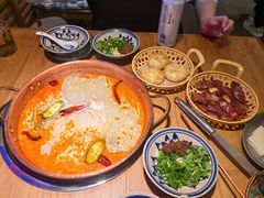 -洱火云南酸菜牛肉火锅(石景山当代商城店)