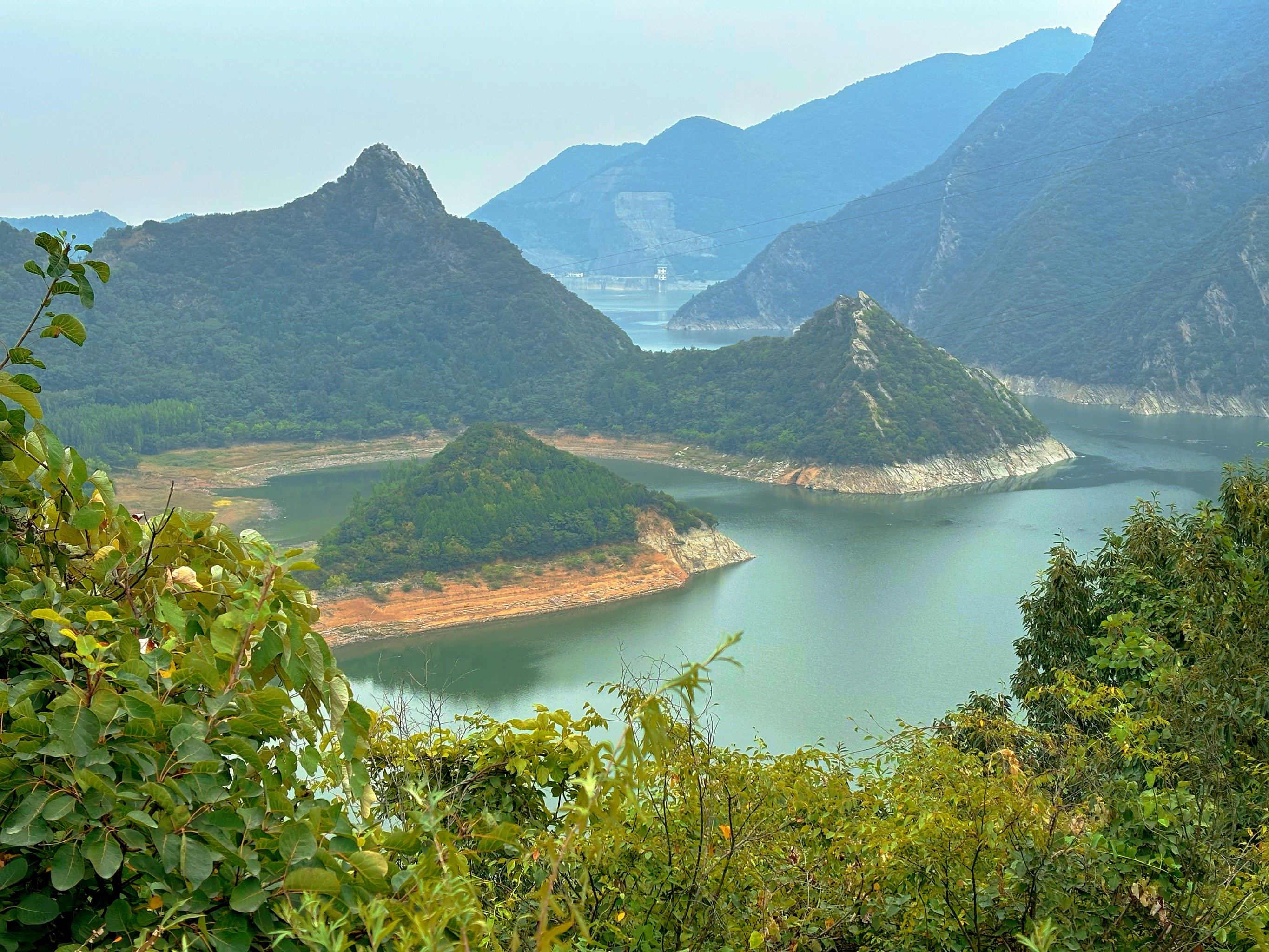 高州湖光山色图片