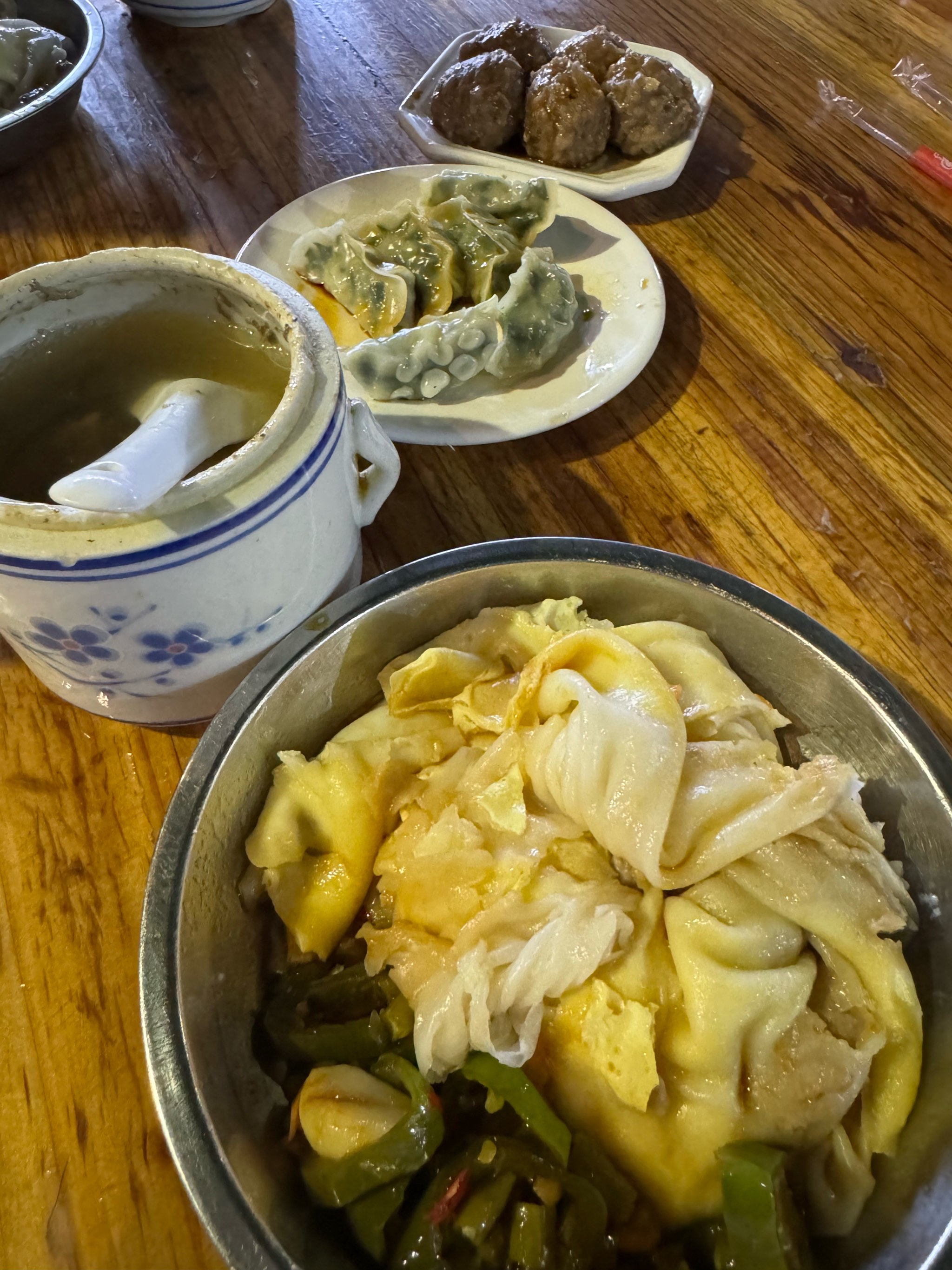 罗山街道美食图片