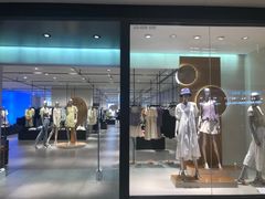 -URBAN REVIVO(欢乐海岸购物中心店)