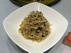 蔥油手撕筍-京味斋·北京烤鸭(北京南站洋桥店)
