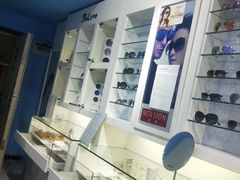-提一眼镜·蔡司·依视路(小寨店)