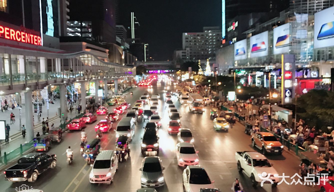 曼谷的夜市应该要去逛的[糖果]