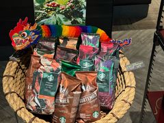 -星巴克臻选(南京金茂览秀城店)