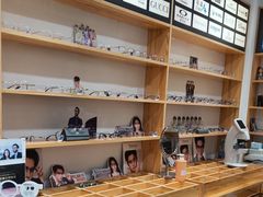 -豪门视光·星趣控·蔡司依视路眼镜代理商(中央大街店)