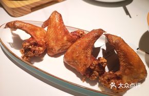 Signature Garlic Chicken Wings