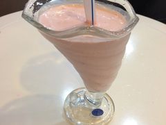 草莓奶昔-康乐(滨江道店)