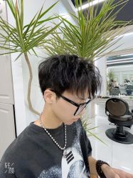 -尤司男士国潮理发馆