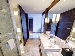 -上海虹桥西郊假日酒店