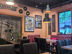-SISTERS BAR RESTAURANT川意酒馆(嘉善老市H楼店)
