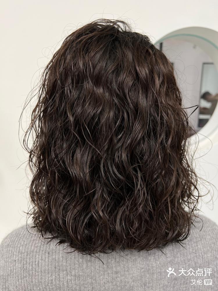 复古港风中长发发型