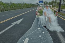 -雪中彩影婚纱摄影·微光艺术中心