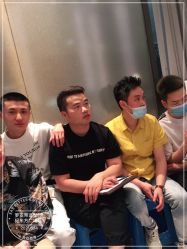-罗亚帝造型·烫发染发