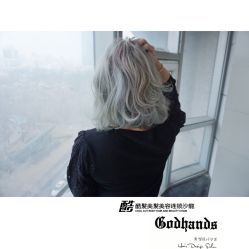 -God Hands发型设计复古会所