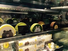 -LINE FRIENDS Garosu-gil Flagship Store