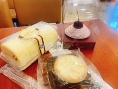 -红宝石·鲜奶小方·海派西点房(南丹店)