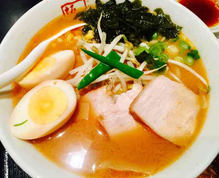 喜多方拉面-"店铺很小巧 服务很不错 这家店生意一直都.