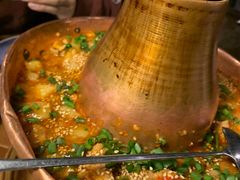 铜锅鸡焖洋芋-雀舞云南菜(天津天河城购物中心店)