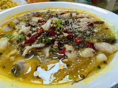 -雪湖煜辰鱼头老店(雪野湖店)