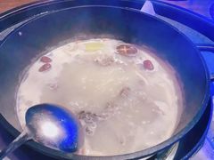 -三人行骨头王火锅(长寿店)