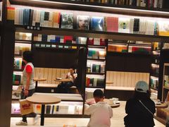 -钟书阁(群光广场店)