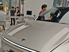 -TESLA 特斯拉(广州天环广场体验店)