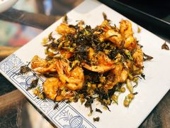 普洱茶香酥虾-云海肴·汽锅鸡·云南菜(天山百盛优客店)