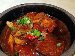傣家石锅焖豆腐-滇越乘象云南餐厅(豆各庄店)