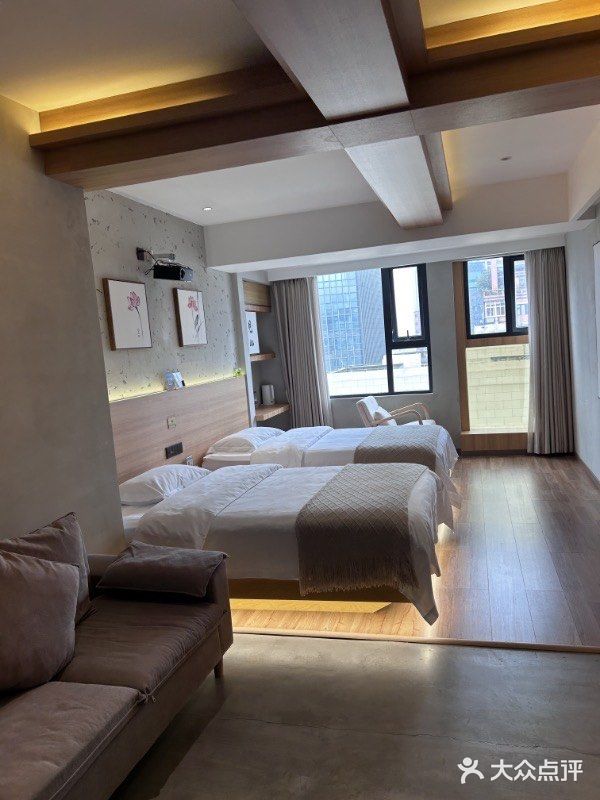 闲隅江景艺术酒店(解放碑洪崖洞总店)图片