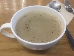 松露蘑菇汤-HELLO 27 意面·沙拉·帕尼尼