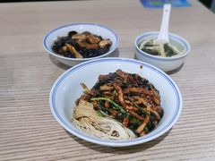 肉丝葱油拌面-君东记本帮面馆(天钥桥路店)