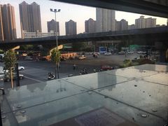 -肯德基(西影路店)