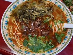 酸菜红烧牛肉面-金杨拉面王小吃面馆·牛三宝面·红烧牛肉粉