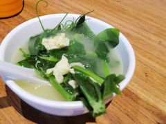 煎蛋豌豆尖汤-山城遇宴·重庆江湖菜(五道口银谷大厦店)