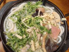 -丽虹云南过桥米线(兴工街店)