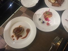 -大中华希尔顿酒店-念自助餐·嗨啤·小龙虾