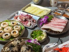 -围炉肉舍丹东海鲜烤肉·烤活鳗(步行街店)