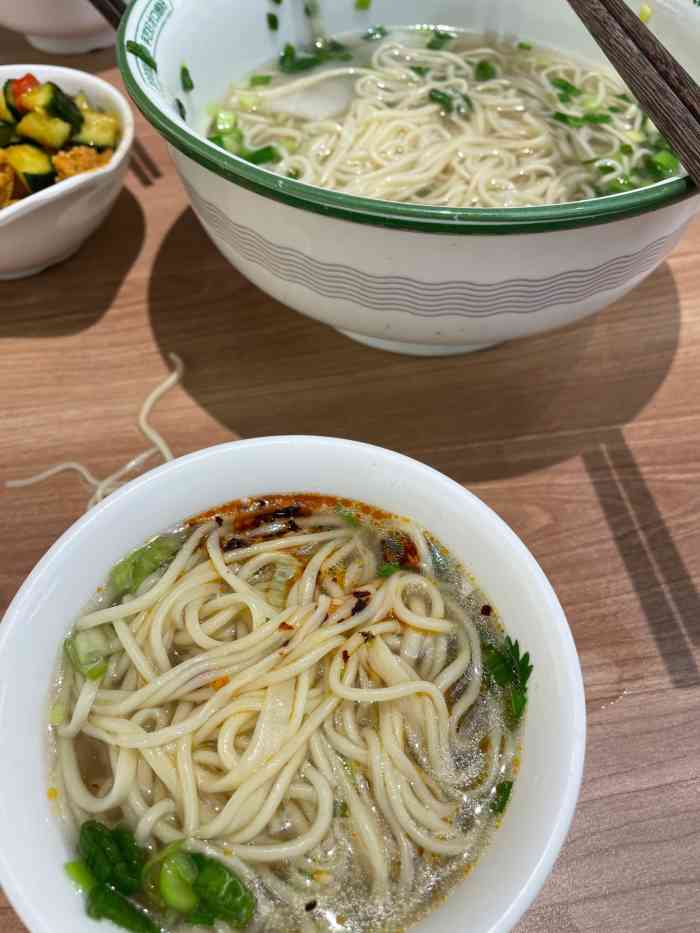 张碗碗手工拉面(惠济万达店)-"位置:惠济万达四楼中庭电梯口,还是比较