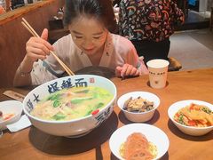 -李犟大爆鳝面·手工蟹黄包(湖滨西湖店)