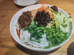 哈尼凉米线-蜗牛的家旅行主题云南菜餐厅.小酒馆(护国寺店)