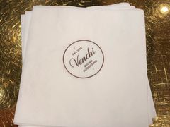 -VENCHI 闻绮(北京国贸商城店)