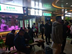 等位区-费大厨辣椒炒肉(万家丽一店)