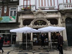 -Majestic Café